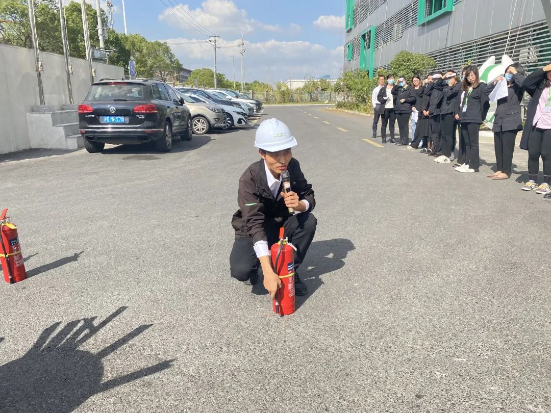 薩震節(jié)能空壓機(jī)開(kāi)展消防演練，防患于未然！.jpg